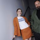 Emma Stone, izquierda, y el director Yorgos Lanthimos posan para un retrato para promover la película Kinds of Kindness en la 77a edición del Festival de Cine de Cannes, en Francia el sábado 18 de mayo de 2024. (Foto Vianney Le Caer/Invision/AP)