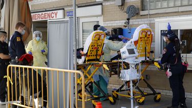 Enfermeras preparan huelga en 2 hospitales de Nueva York