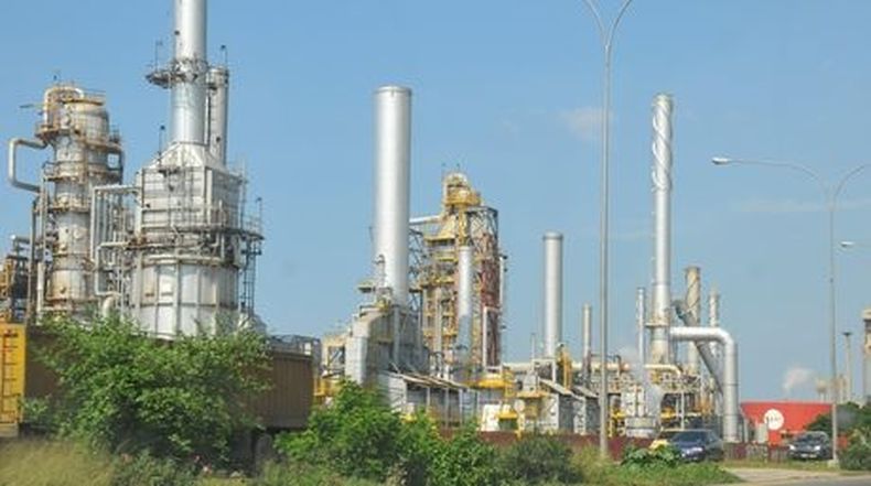 A pesar de que el gobierno afirma que Venezuela se encuentra preparada para asumir la caída de la cotización del crudo, especialistas aseguran que de todos los miembros de la Organización de Países Exportadores de Petróleo es uno de los que más debería pr