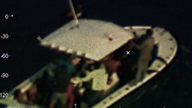 la guardia costera de eeuu y un crucero rescatan a 22 naufragos cubanos