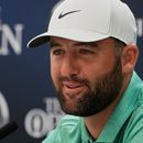 El estadounidense Scottie Scheffler habla con la prensa antes del Abierto Británico en Royal Birkdale el martes 14 de julio del 2026. (AP Foto/David Goldman)