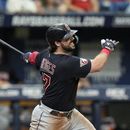 Hedges rompe empate en triunfo de Guardianes sobre Rays