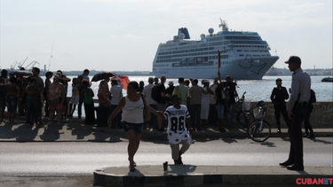 crucero de carnival arriba al puerto de la habana