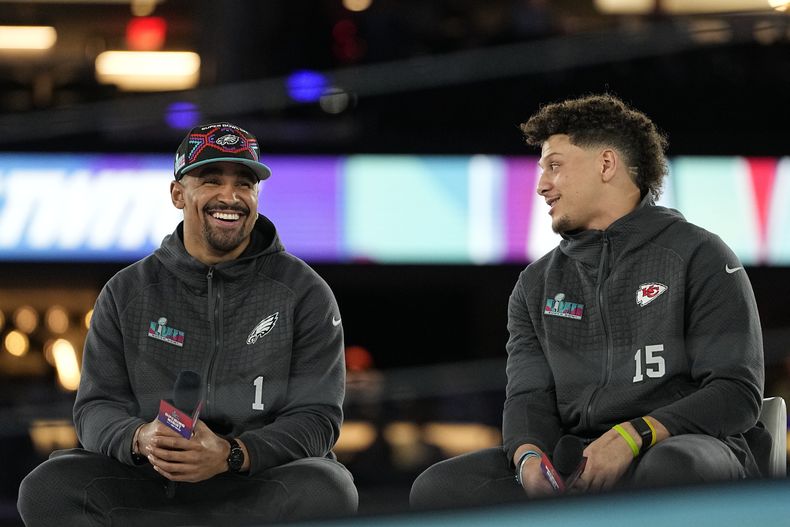 DEP-NFL SUPER BOWL-QUARTERBACKS NEGROS
