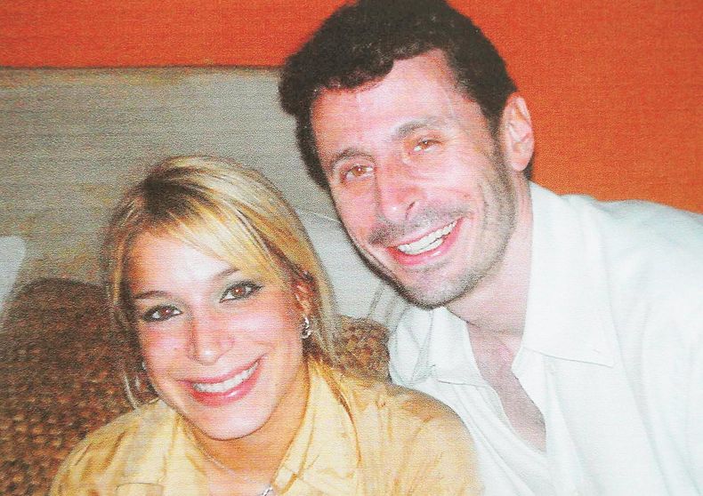 Alex Pabón Colón, alias El Loco, declaró en el juicio que Áurea Vázquez Rijos, izquierda, le ofreció dinero para que asesinara a su esposo, el empresario canadiense Adam Anhang, derecha.