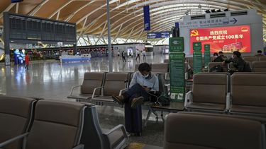 EEUU bloquea vuelos de China; disputa aérea se intensifica