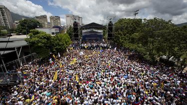 arrestan a mas opositores en venezuela tras masivas marchas contra maduro