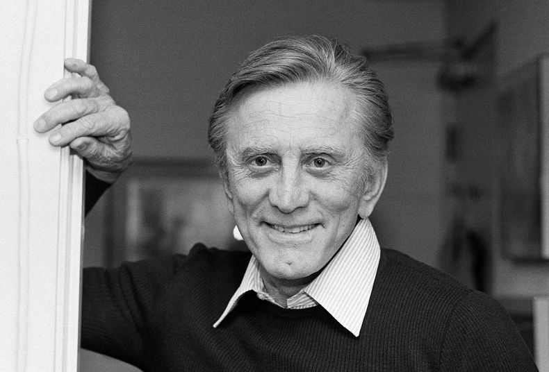 ESP-CIN_KIRK_DOUGLAS-OBITUARIO-2.jpg