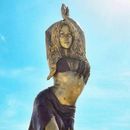 Inauguran una espectacular estatua de Shakira de más de 6 metros en Colombia
