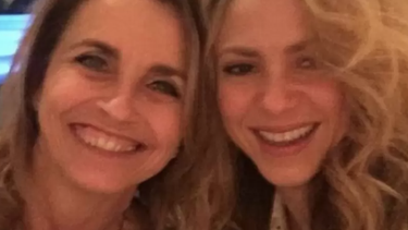 se viraliza video en el que la mama de pique manda a callar a shakira