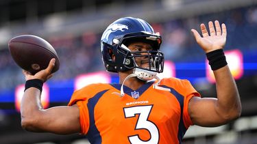 Fuente AP: Broncos y Wilson acuerdan extensión por 5 años