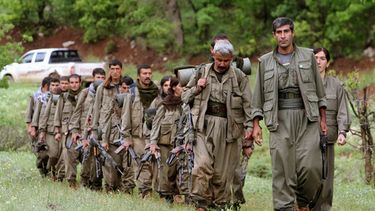 Combatientes del Partido de los Trabajadores de Kurdistán en Heror, al noreste de Dahuk, a 430 kilómetros al noroeste de Bagdad, Irak, el 14 de mayo del 2013. (AP foto/Ceerwan Aziz)