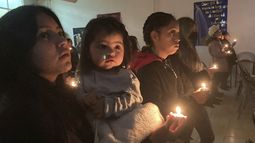 migrantes varados en la frontera celebran navidad