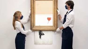 Banksy triturado se subasta por millones en Londres