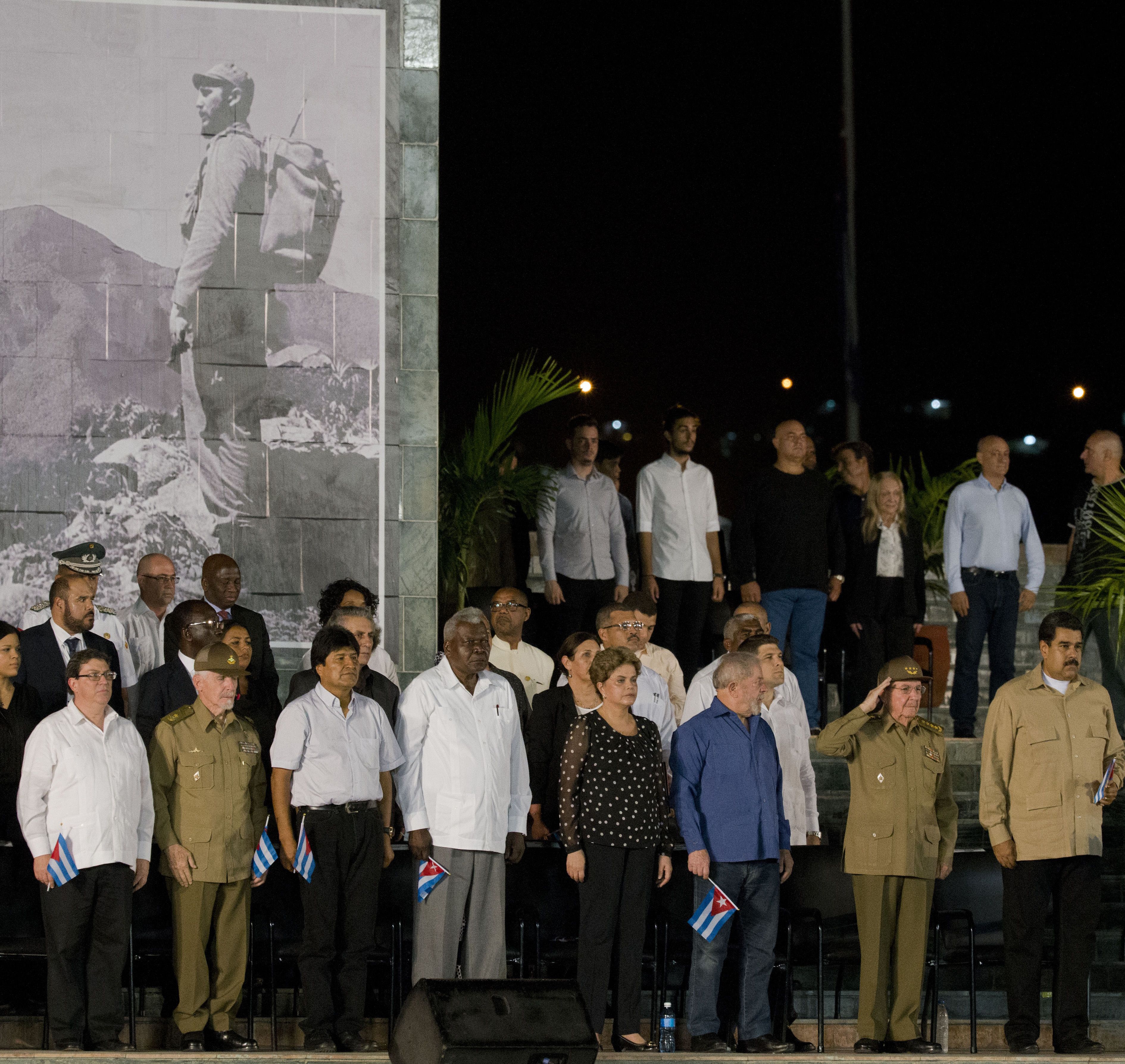 Raúl Castro anuncia que limitarán uso de nombre de Fidel