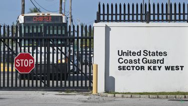 florida activa guardia nacional ante llegada masiva de balseros cubanos a los cayos