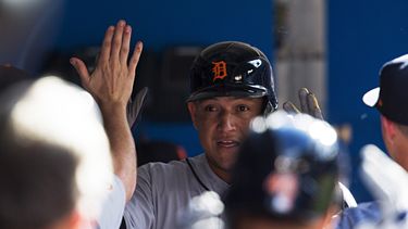 Miguel Cabrera hace realidad sueño de peloteros de 10 años