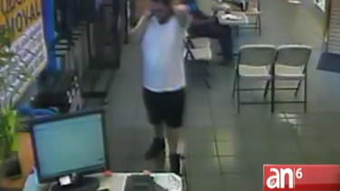 la policia busca a un sujeto sospechoso de robarse un auto