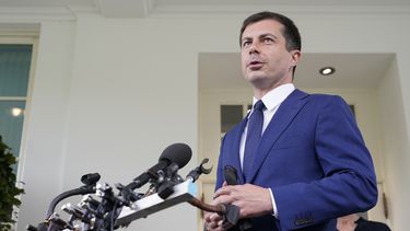 EEUU restaura programa de contrataciones locales