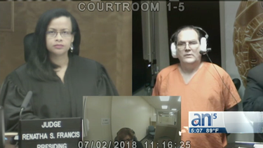 madre cubana de hialeah recibe machetazo tras intervenir en una pelea entre sus dos hijos