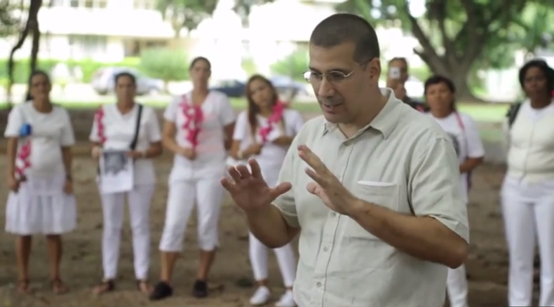 Antonio Rodiles, líder de Estado de SATS, junto a representantes de las Damas de Blanco.