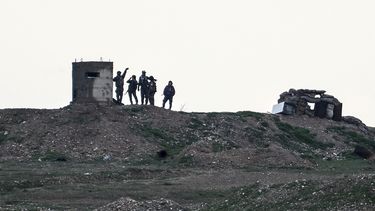 trump retirara sus 2.000 efectivos de siria y declara victoria sobre isis
