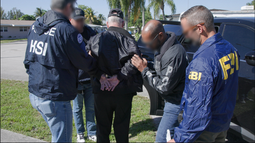 ice arresta en miami a exoficial de inteligencia cubana  por fraude en su aplicacion de la residencia