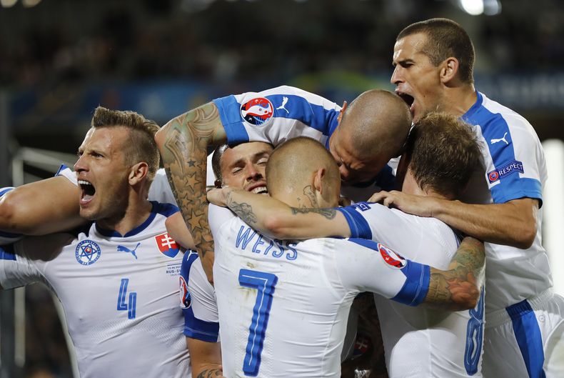 DEP-FUT_EURO_RUSIA-ESLOVAQUIA-0.jpg