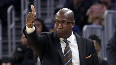 Kings anuncian a Mike Brown como su nuevo entrenador
