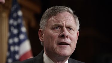 Entrevista AP: pesquisa sobre Trump-Rusia ha sido complicada