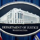 Sello del Departamento de Justicia de EEUU, en Washington, el 18 de noviembre de 2022. (AP Foto/Andrew Harnik, Archivo)