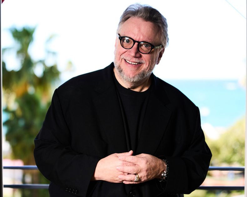 El director Guillermo del Toro posa para un retrato con motivo del 20 aniversario de la película El laberinto del fauno en el 79º Festival Internacional de Cine de Cannes, en el sur de Francia, el martes 12 de mayo de 2026. (Foto Scott A Garfitt/Invision/AP)