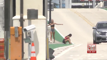 dos adolescentes son atropellados en el venetian causeway