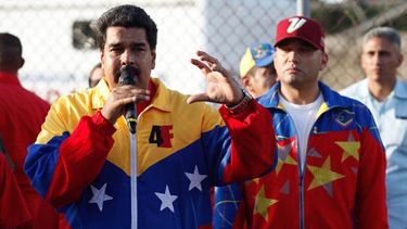 americateve | La iniciativa busca incentivar la entrega voluntaria de armas de fuego en Venezuela, el segundo país más violento del mundo, según la ONU. El mandatario aprobó una inversión de casi 50 millones de dólares