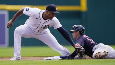 Guardianes vencen 4-3 a Tigres con producida de González