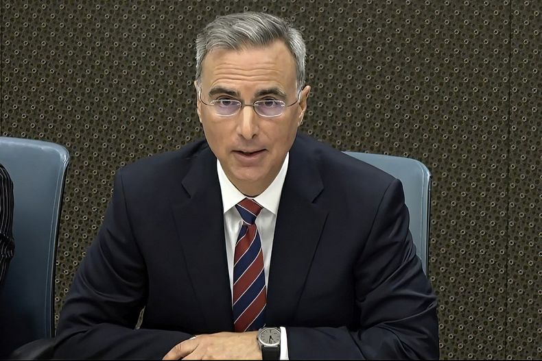 ARCHIVO - Esta imagen, tomada de un video difundido por la Comisión Selecta de la Cámara de Representantes, muestra a Pat Cipollone, exabogado de la Casa Blanca, durante una audiencia ante dicha comisión el 12 de julio de 2022, en el Capitolio, en Washington. La comisión investiga el ataque del 6 de enero de 2021 al Capitolio federal. (Comisión Selecta de la Cámara de Representantes vía AP, archivo)