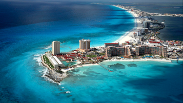 cancun se convierte en nuevo paraiso para turistas cubanos