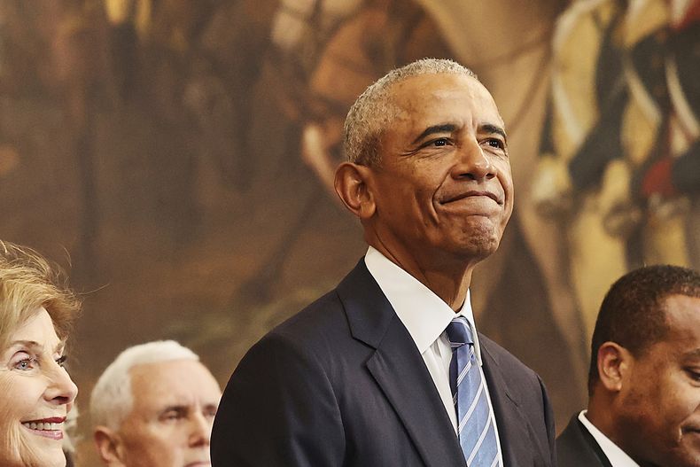 ARCHIVO - El expresidente Barack Obama llega antes de la 60.ª inauguración presidencial en la Rotonda del Capitolio de los Estados Unidos en Washington, el 20 de enero de 2025. (Chip Somodevilla/Pool Photo via AP, archivo)