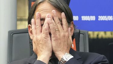 El técnico del Inter Simone Inzaghi reacciona durante el partido contra la Roma, el domingo 27 de abril de 2025, en Milán. (Spada/LaPresse vía AP)