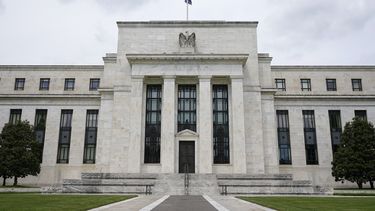 Fed: Compra de bonos podría cesar a mediados de 2022