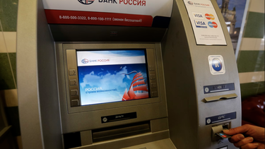mastercard y visa suspenden sus operaciones en rusia