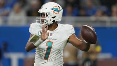 Tagovailoa guía remontada de Dolphins en triunfo sobre Lions