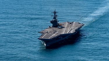 El portaaviones USS George H.W. Bush en el océano Atlántico frente a las costas de Norfolk, Virginia, el 4 de octubre del 2025. (AP foto/Alex Brandon, Pool)