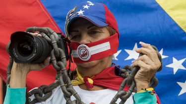 el regimen de nicolas maduro cerro 79 emisoras de radio en 16 estados de venezuela en lo que va del ano