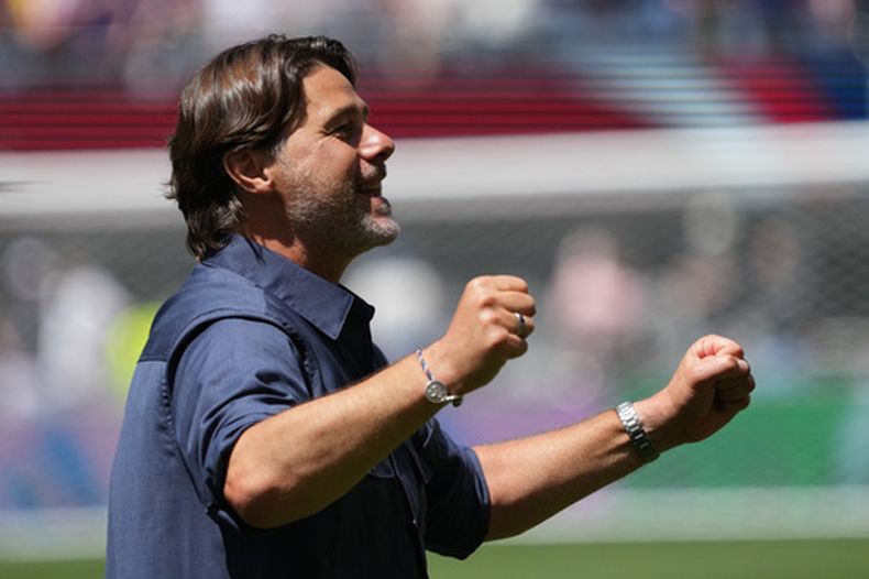 El técnico de Estados Unidos Mauricio Pochettino reacciona durante el partido del Grupo D del Mundial, el viernes 19 de junio de 2026, en Seattle. (AP Foto/Ted S. Warren)