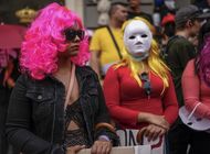 espana: iniciativa contra la prostitucion genera protestas