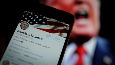 trump y biden trasladan a twitter su pelea por el recuento de votos
