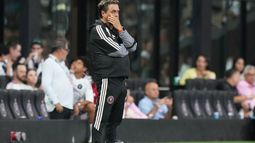El argentino Guillermo Hoyos, del Inter Miami, observa el encuentro de la Leagues Cup ante Monterrey, el sábado 8 de agosto de 2025 (AP Foto/Lynne Sladky)