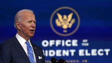 Biden elige caras conocidas para presidir FEMA, CIA