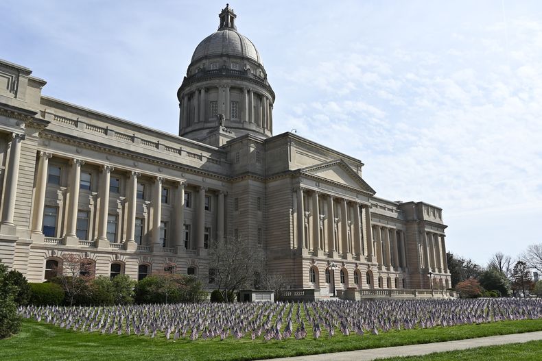 El Capitolio estatal de Kentucky en Frankfort, Kentucky, el 7 de abril del 2021. (AP foto/Timothy D. Easley)